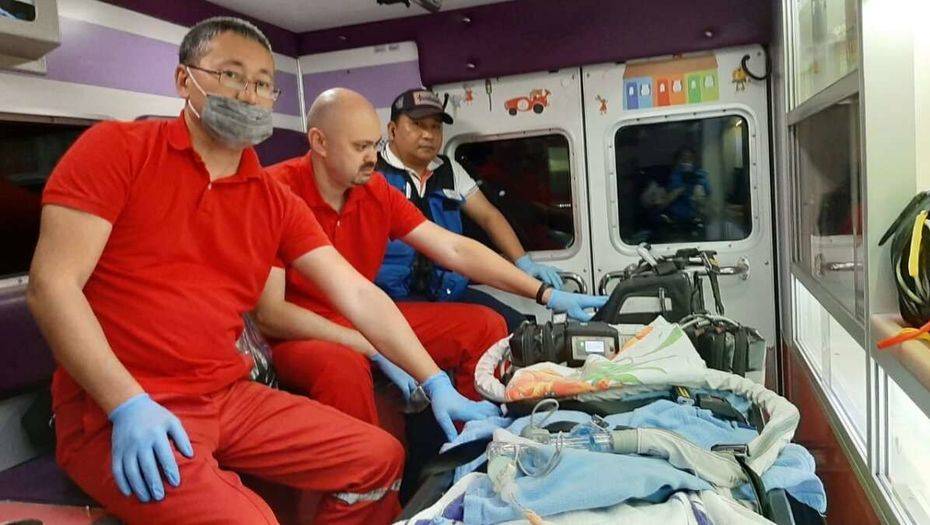 Двухлетнего казахстанца доставили санитарной авиацией на родину из ОАЭ