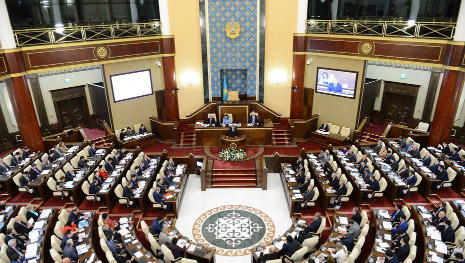 Фото с сайта parlam.kz