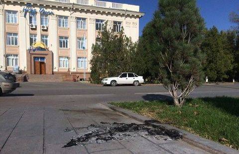 Самосожжение в Таразе: появилось еще одно шокирующее видео
