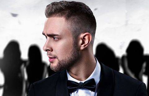 В Актобе возмущенные отменой концерта певца Егора Крида подростки атаковали Дворец спорта