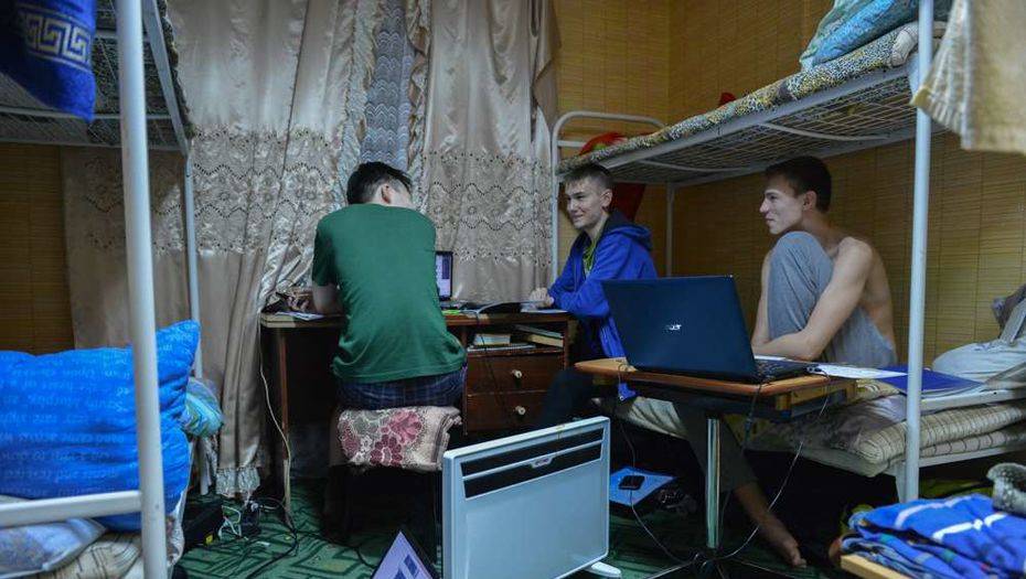 Санитарные врачи в Алматы подали в суд на вузы с переполненными общежитиями 
