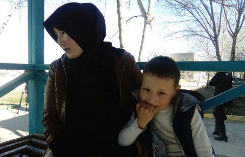 Фото с сайта otyrar.kz