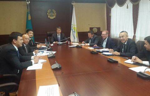 Фото со страницы Рахима Ошакбаева в Facebook