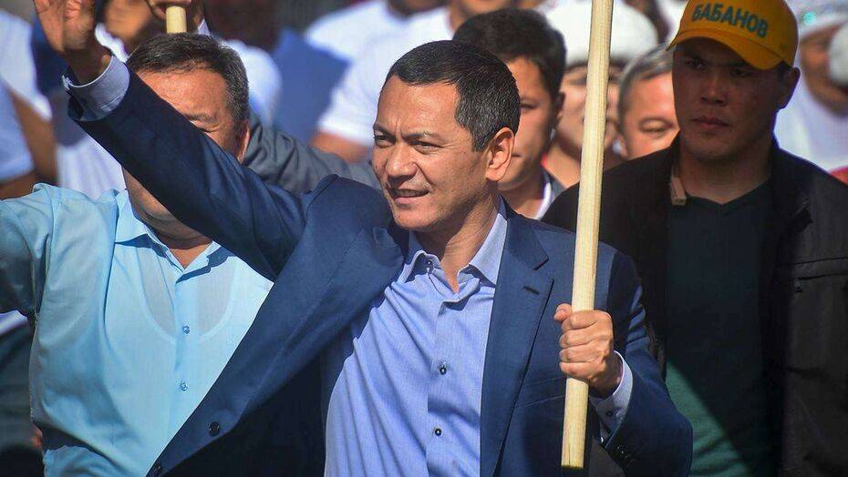 Фото со страницы Facebook Омурбека Бабанова