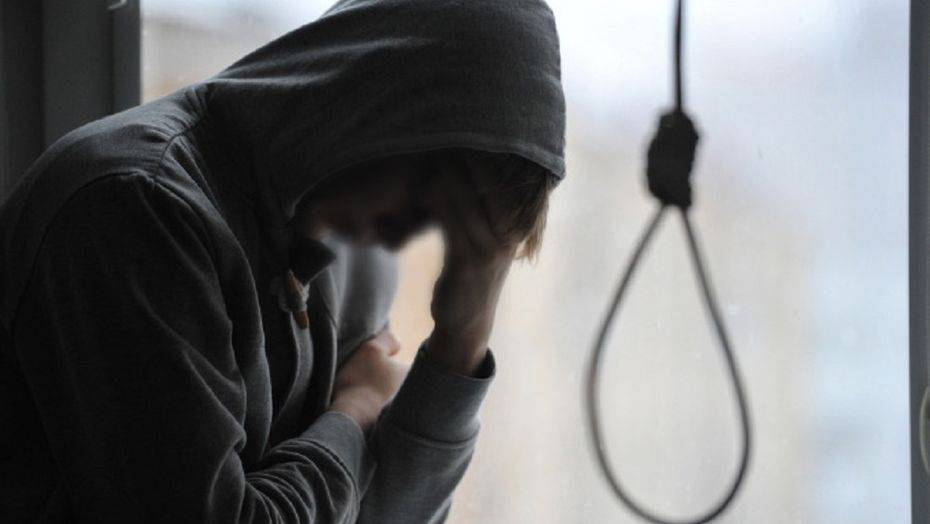 15-летний подросток повесился во дворе дома в ЗКО