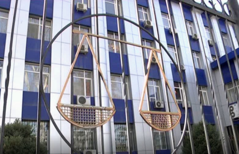 Фото с сайта otyrar.kz