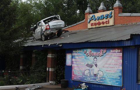 Водителя "летающей" машины из Уральска лишили прав на 9 месяцев