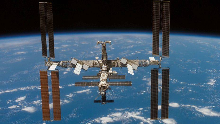 Утечка воздуха на МКС: микротрещины могли образоваться из-за попадания метеорита 