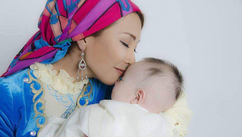 Оспан Алидің "Ана мейірімі" суреті, "Аяулы ана" фотокөрмесінен