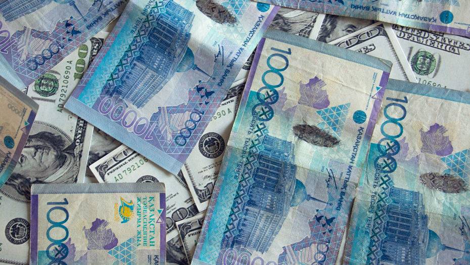 Курс доллара на бирже достиг 340 тенге 