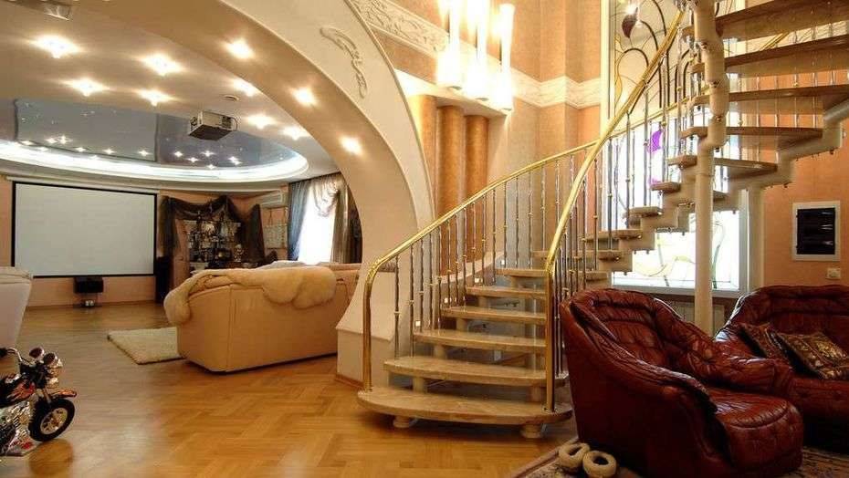 Чрезмерно большие сделки по покупке жилья для сотрудников акиматов перечислили в Мажилисе 