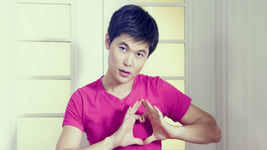 Певца Ернара Айдара после ДТП выписывают из больницы