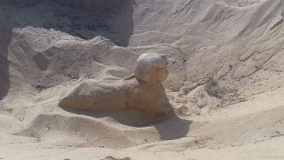 В Египте археологи нашли новую статую сфинкса 