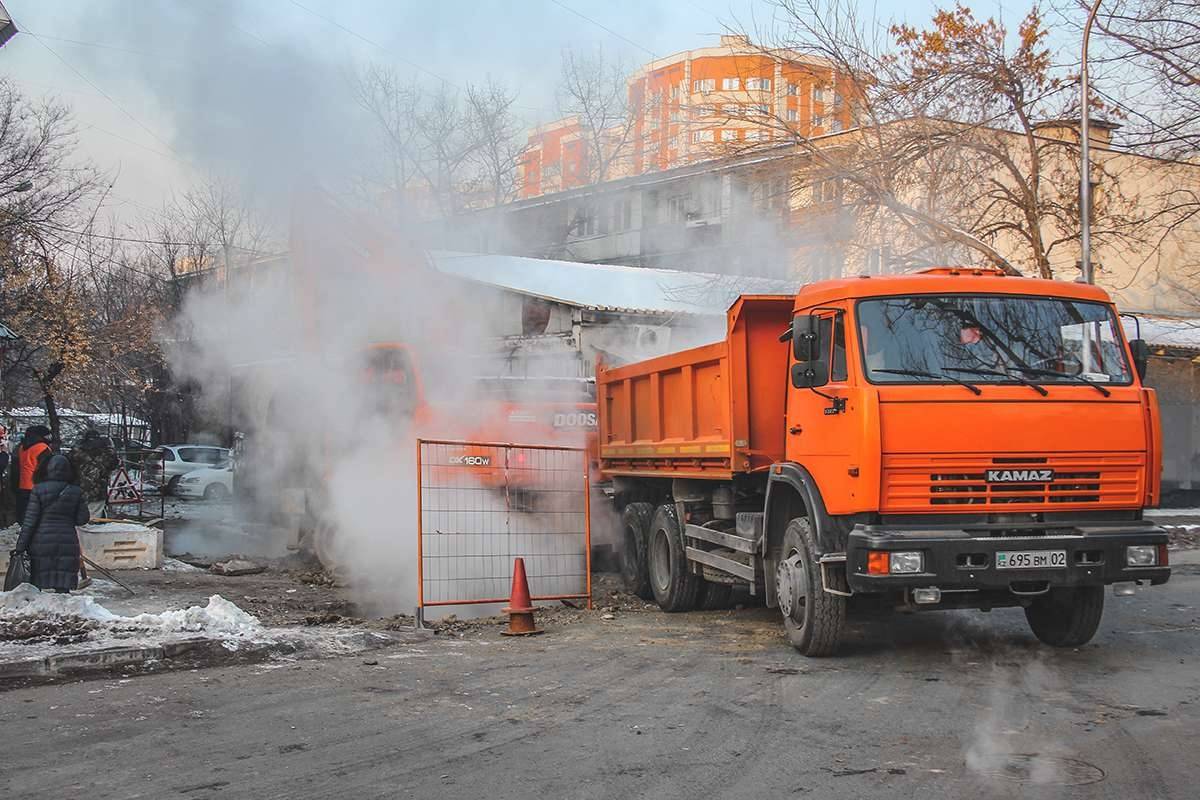 Ремонтники огородили улицу для проведения работ