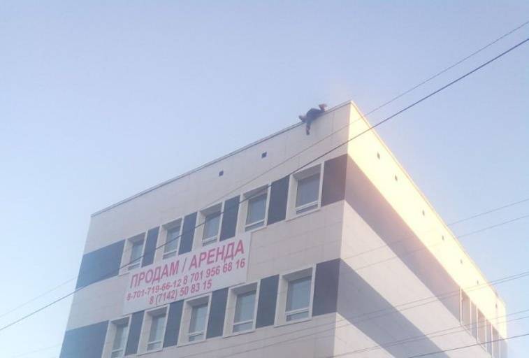 Участковый стал настоящим героем Костаная - он смог спасти жизнь молодому человеку