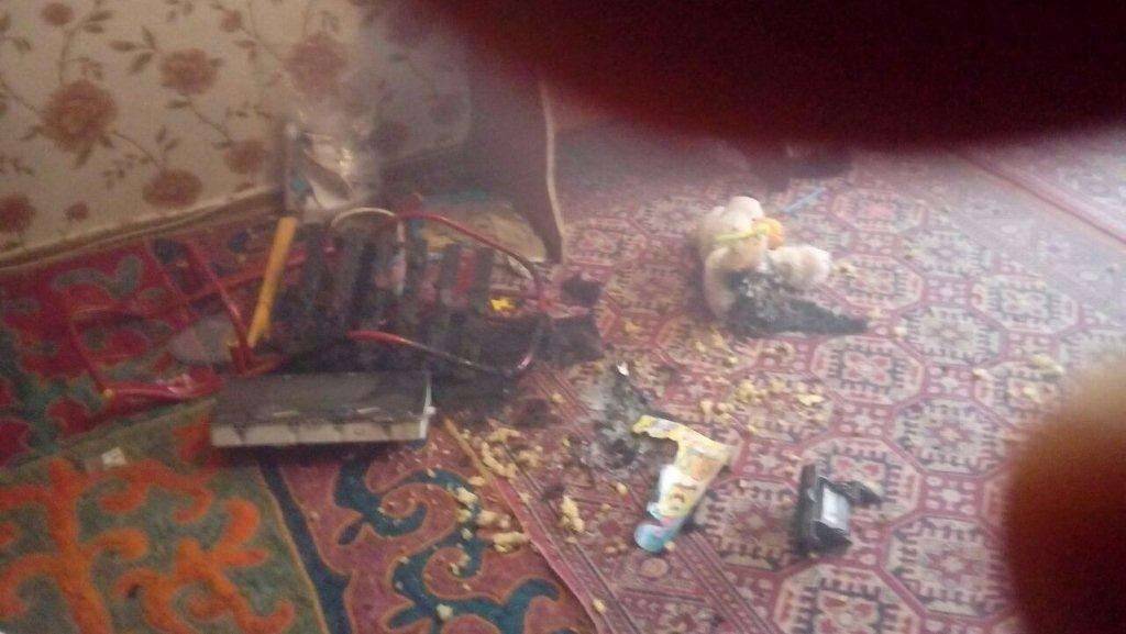 Ребёнок поджёг ковер, произошло задымление