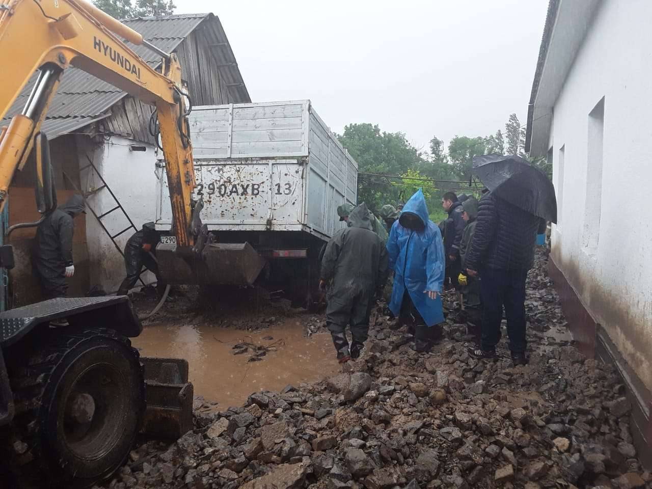 В Шымкенте затопило 38 жилых домов и 63 дворовых участков