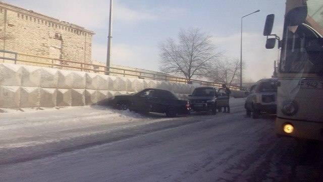 Гололёд стал причиной многочисленных ДТП в городе