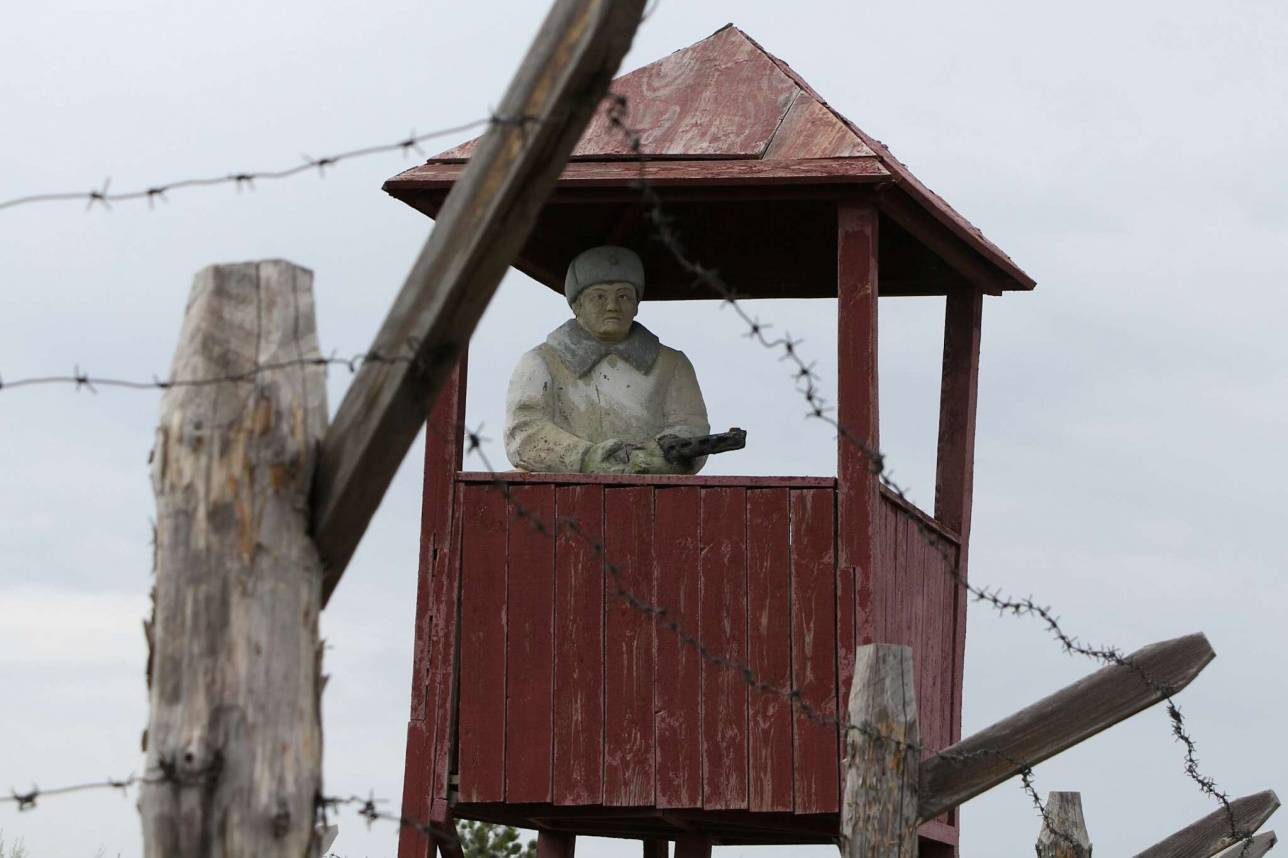 После открытия мемориала для гостей была организована экскурсия