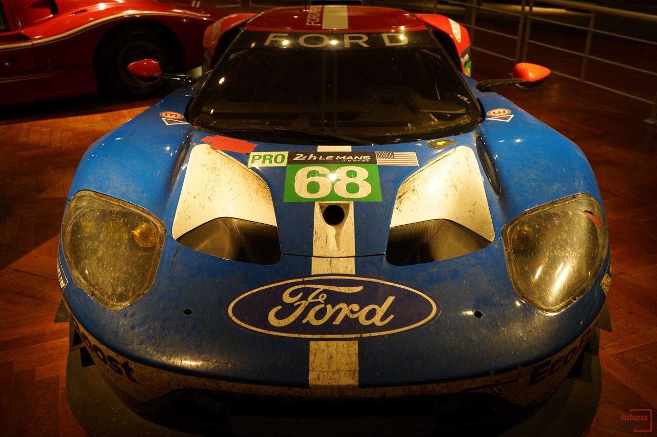 Бұл Ford GT 40 моделі. Көлік 2016 жылы өткен Le Mans жарысында ең жылдам деп танылды