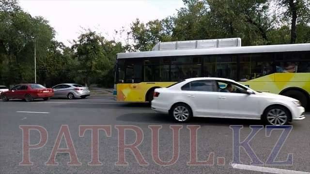 Водителя задержали за выезд на встречную полосу