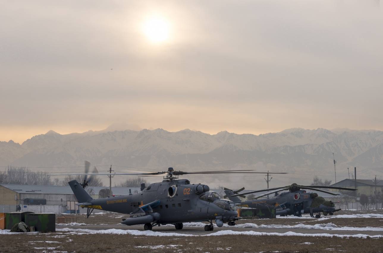 Стоянка временного базирования Ми-35M на авиабазе "Первомайская"