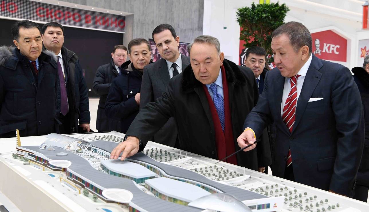 Назарбаев посетил объекты международной выставки