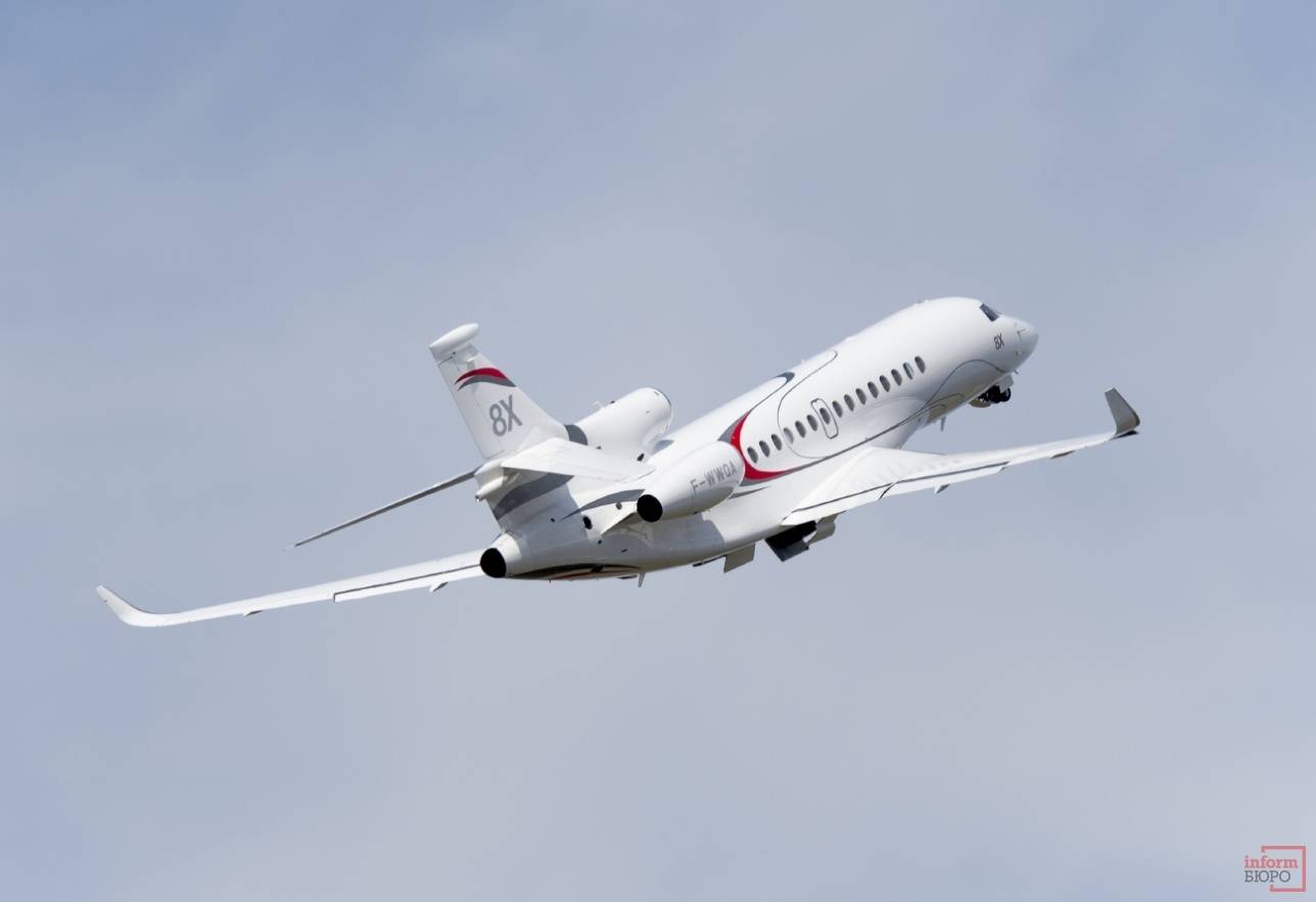 Бизнес-джет Dassault Falcon 8X