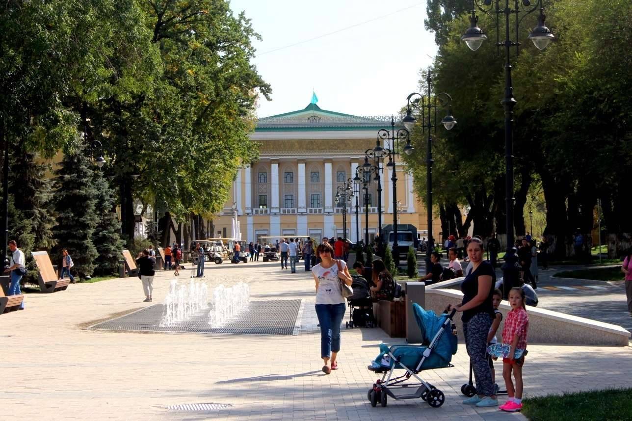 Улицу Панфилова сделали пешеходной, теперь это одна из достопримечательностей города