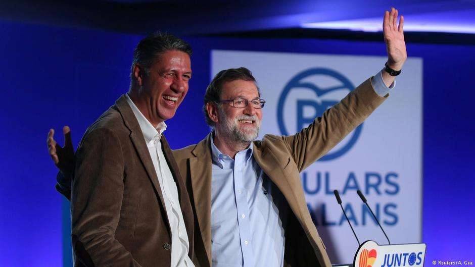 Мариано Рахой (справа) и его однопартиец Ксавьер Гарсия Албиоль