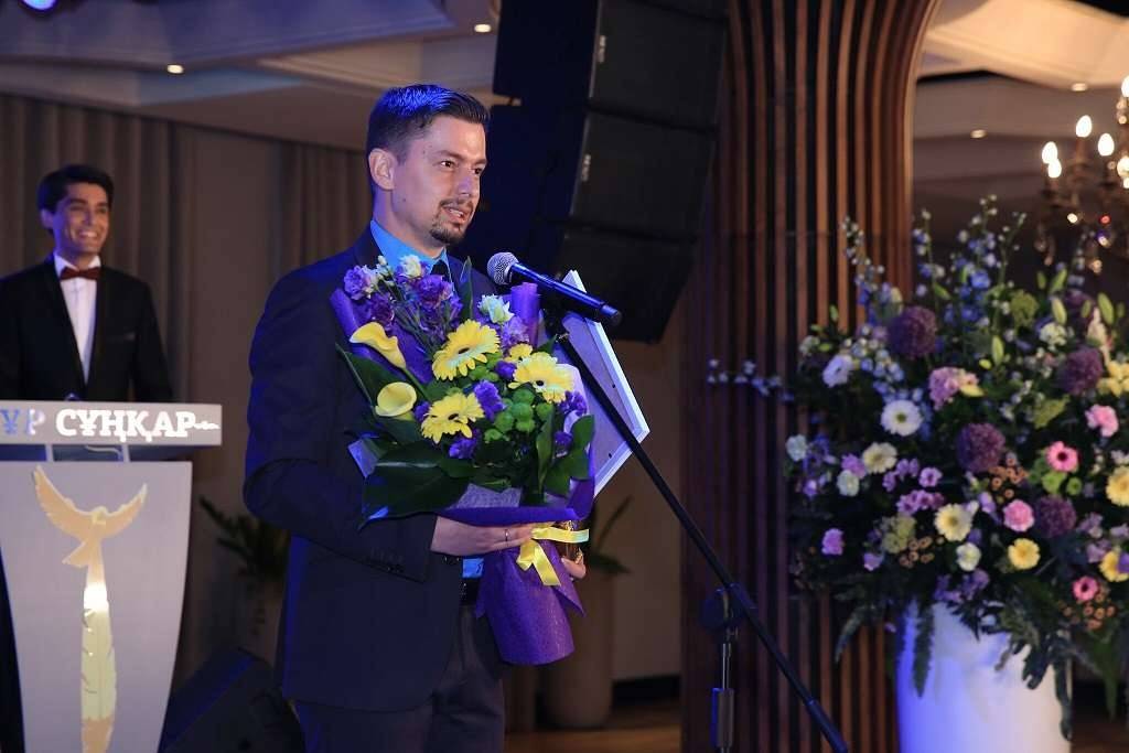 Победителем в номинации "Медиа-профи" – "Лучший журналист интернет-издания" стал специальный корреспондент Informburo.kz Николай Энелане