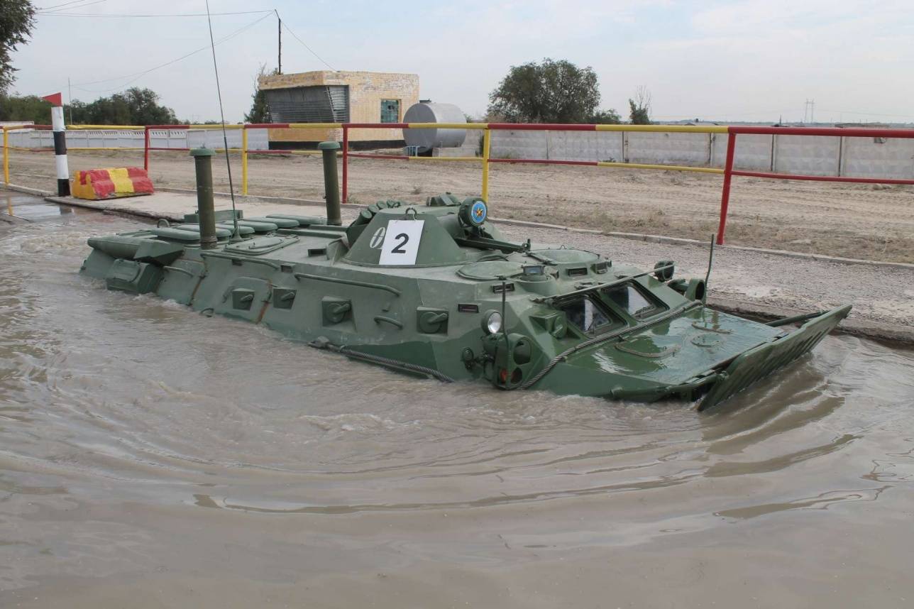 Отличная выучка и многочасовые тренировки помогли курсантам справиться с заданием