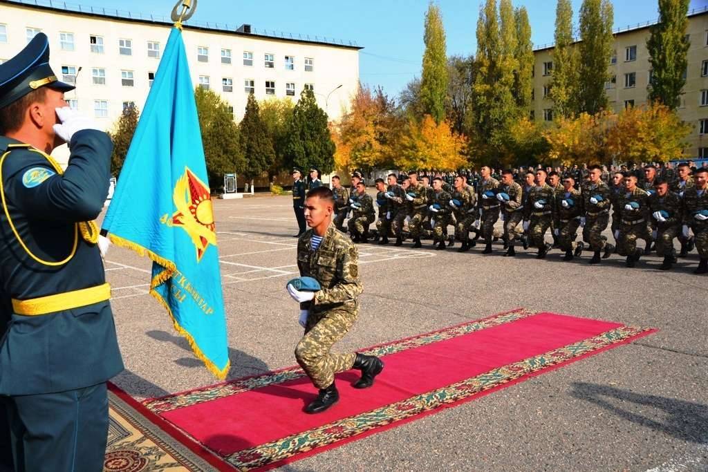 Торжественная церемония увольнения в запас военнослужащих срочной службы призыва осень 2016 года.