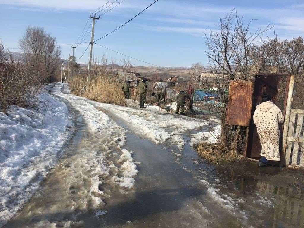 В некоторых местах уровень воды превышал 10 см