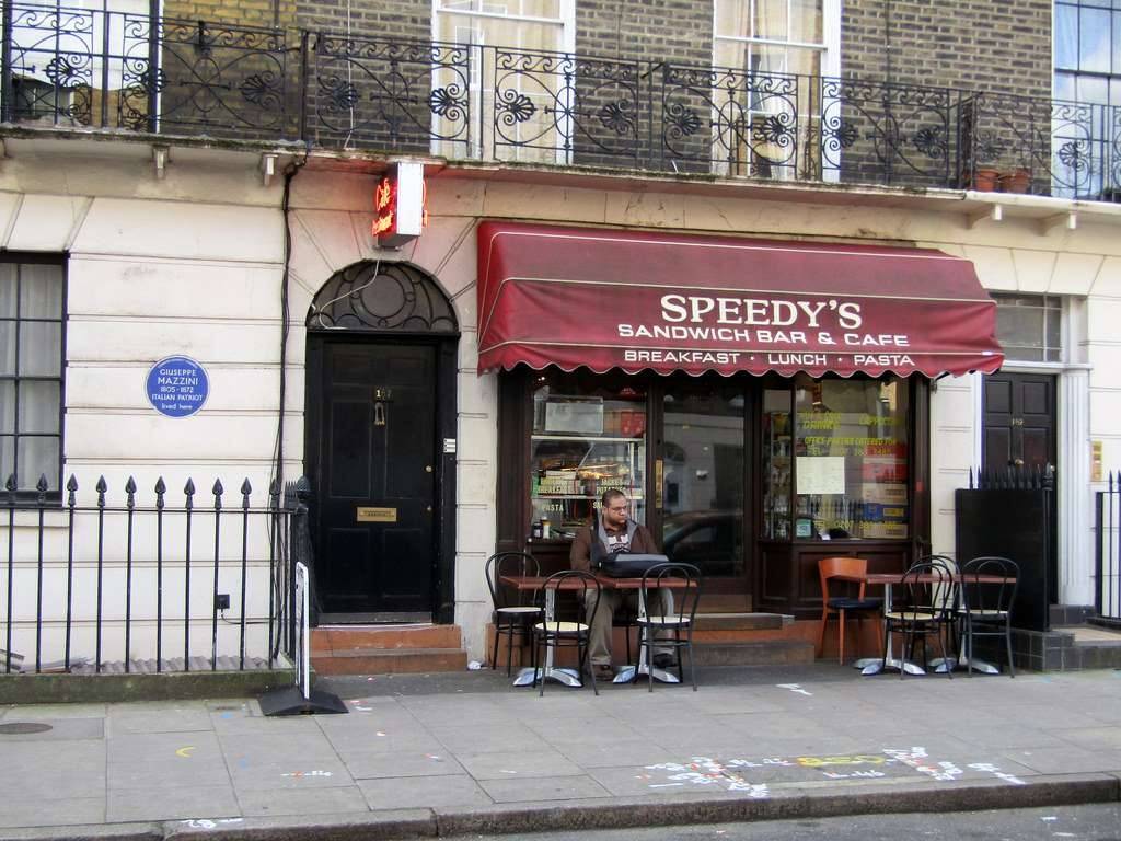 Кафе Speedy’s на North Gower Street в Лондоне 