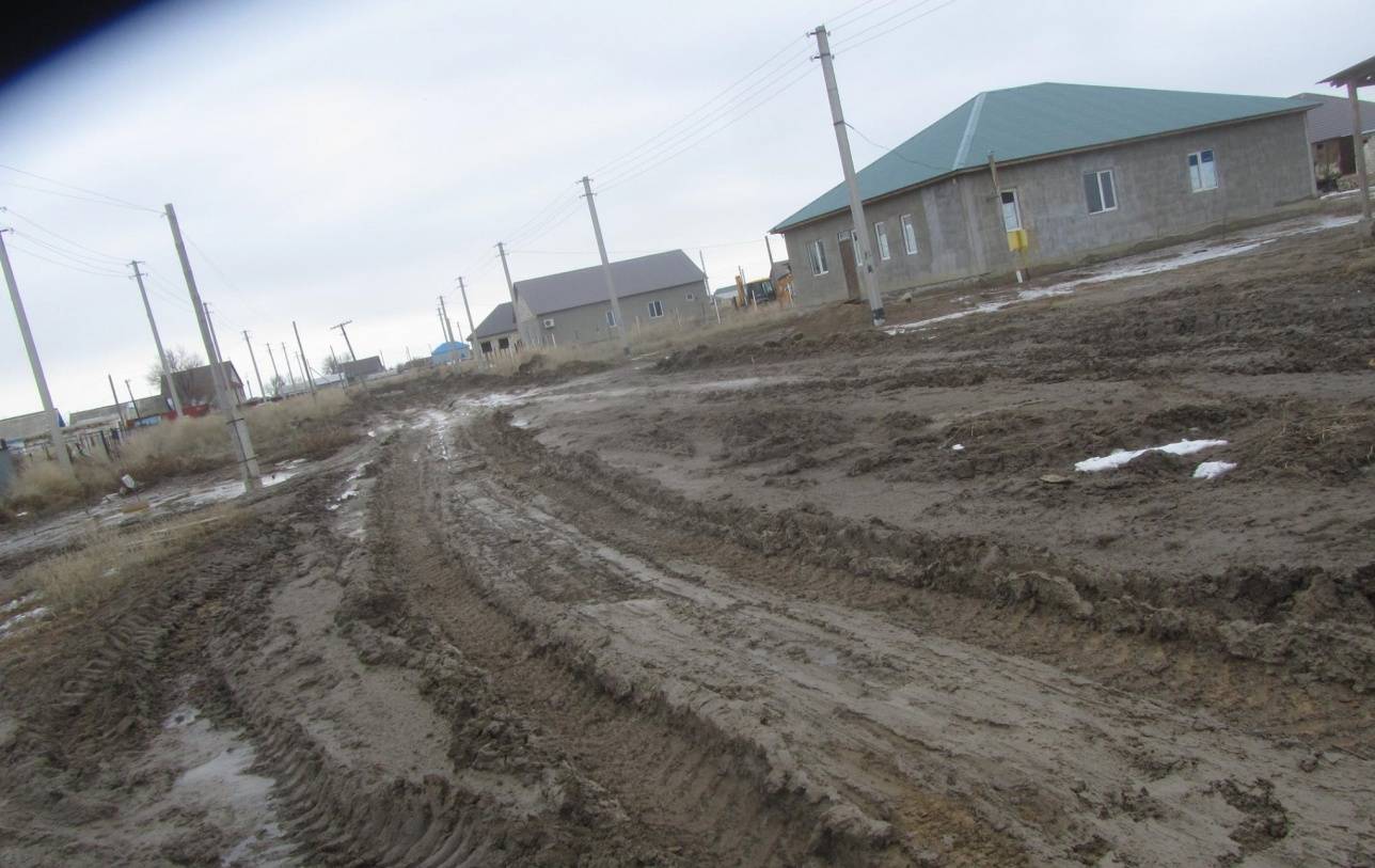 Во всех трёх посёлках заасфальтированы лишь несколько улиц