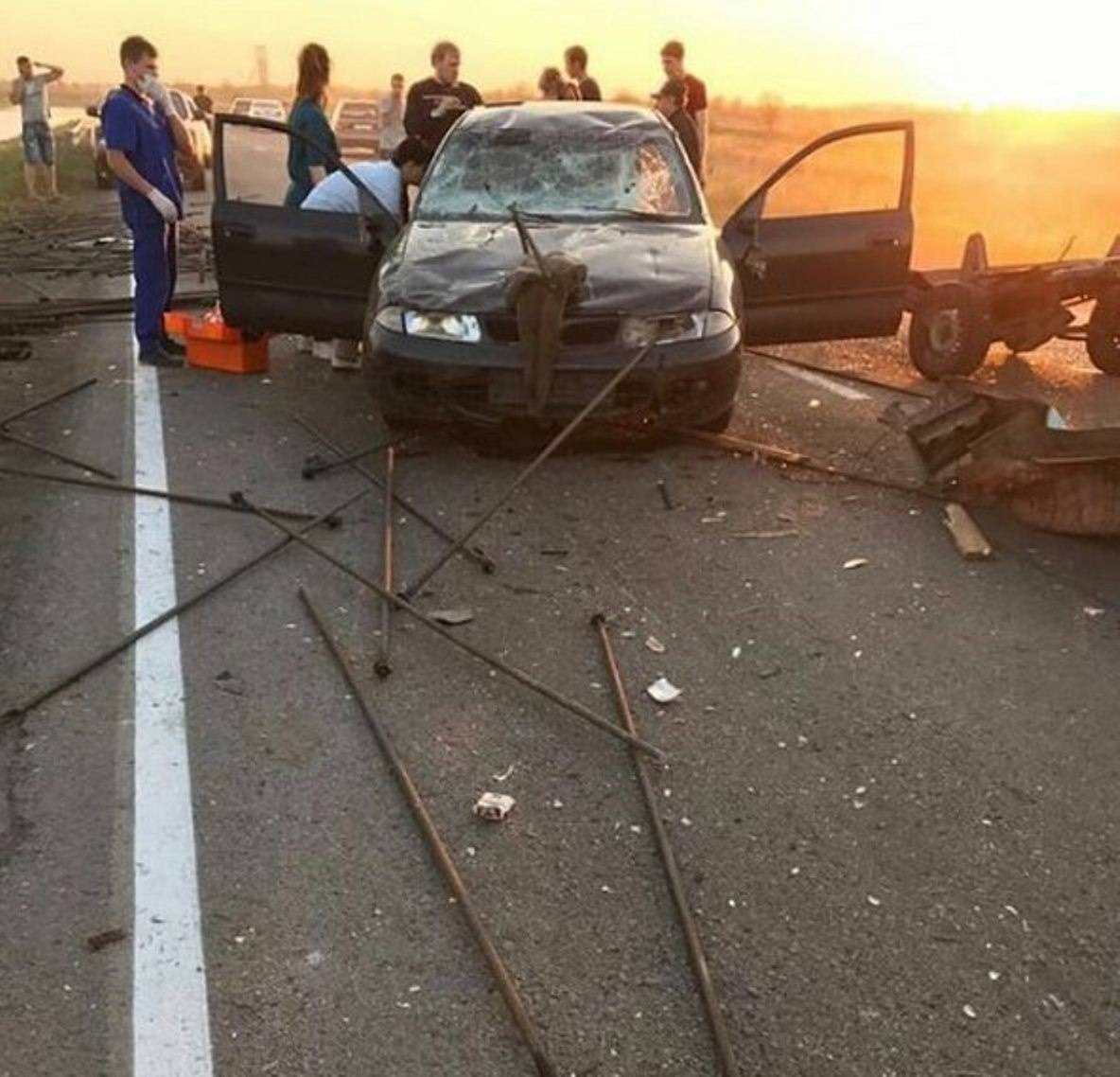 Длина каждой арматуру составляла два метра