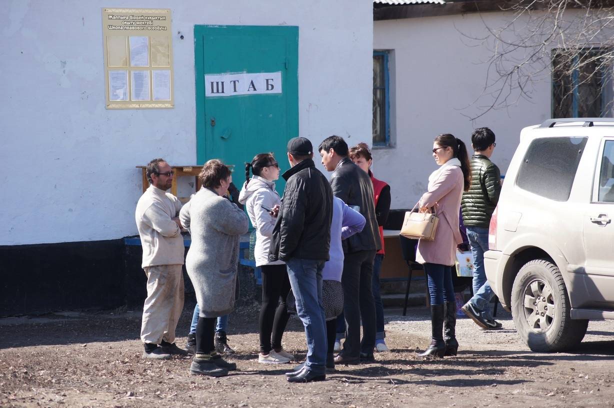 Люди ждут компенсации за испорченное в воде имущество