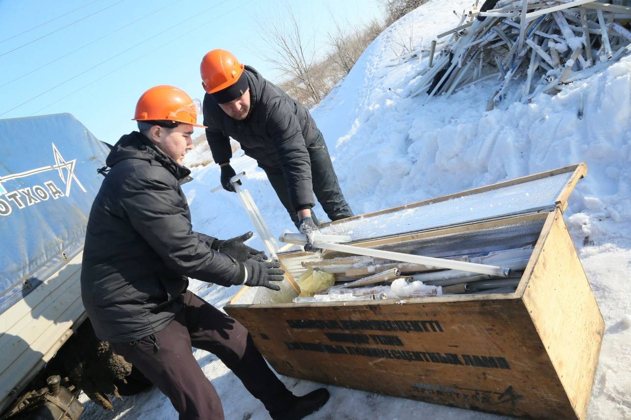 Свалку опасных отходов обнаружили местные жители