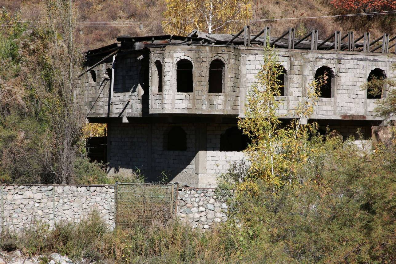 "Недострой" в Большом Алматинском ущелье. 