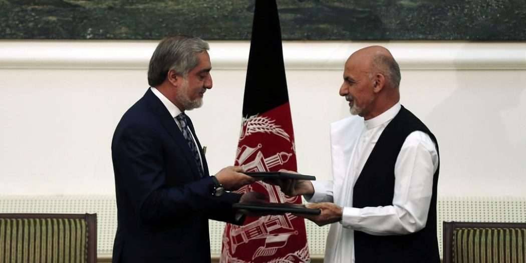 Абдулла Абдулла (слева) и Ашраф Гани