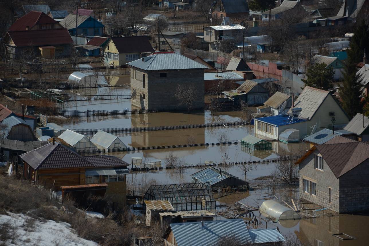 Вместе с домами под воду ушли и погреба с запасами