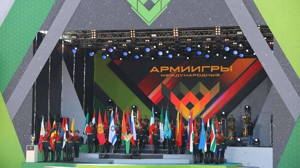 Церемония открытия АрМИ прошла на российском полигоне "Алабино"