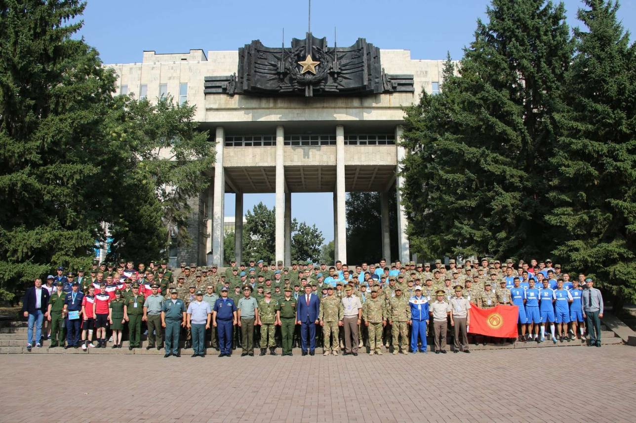 Участники первых военно-спортивных игр курсантов стран СНГ