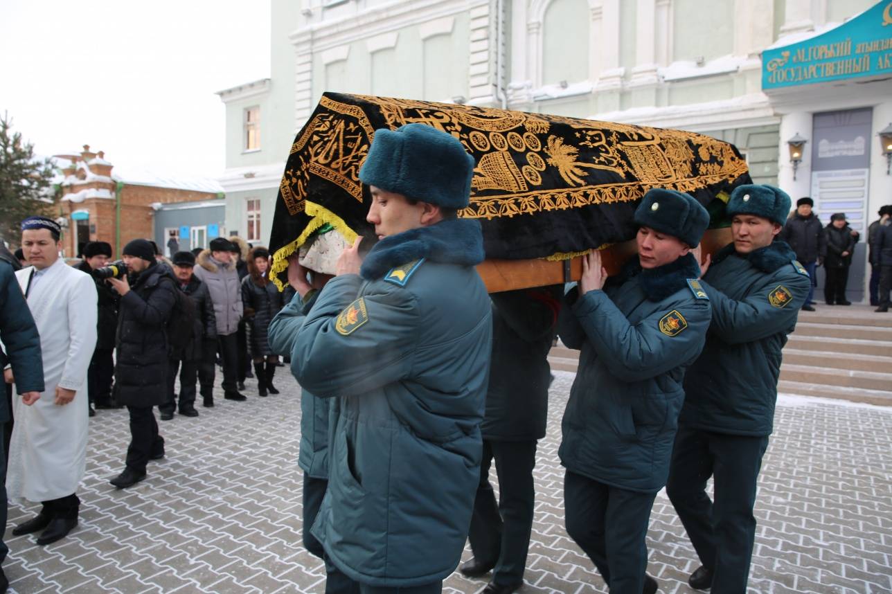 В национельном пантеоне, где будет похоронен глава Счётного комитета, является кладбищем для прославленных государственных и политических деятелей Казахстана.