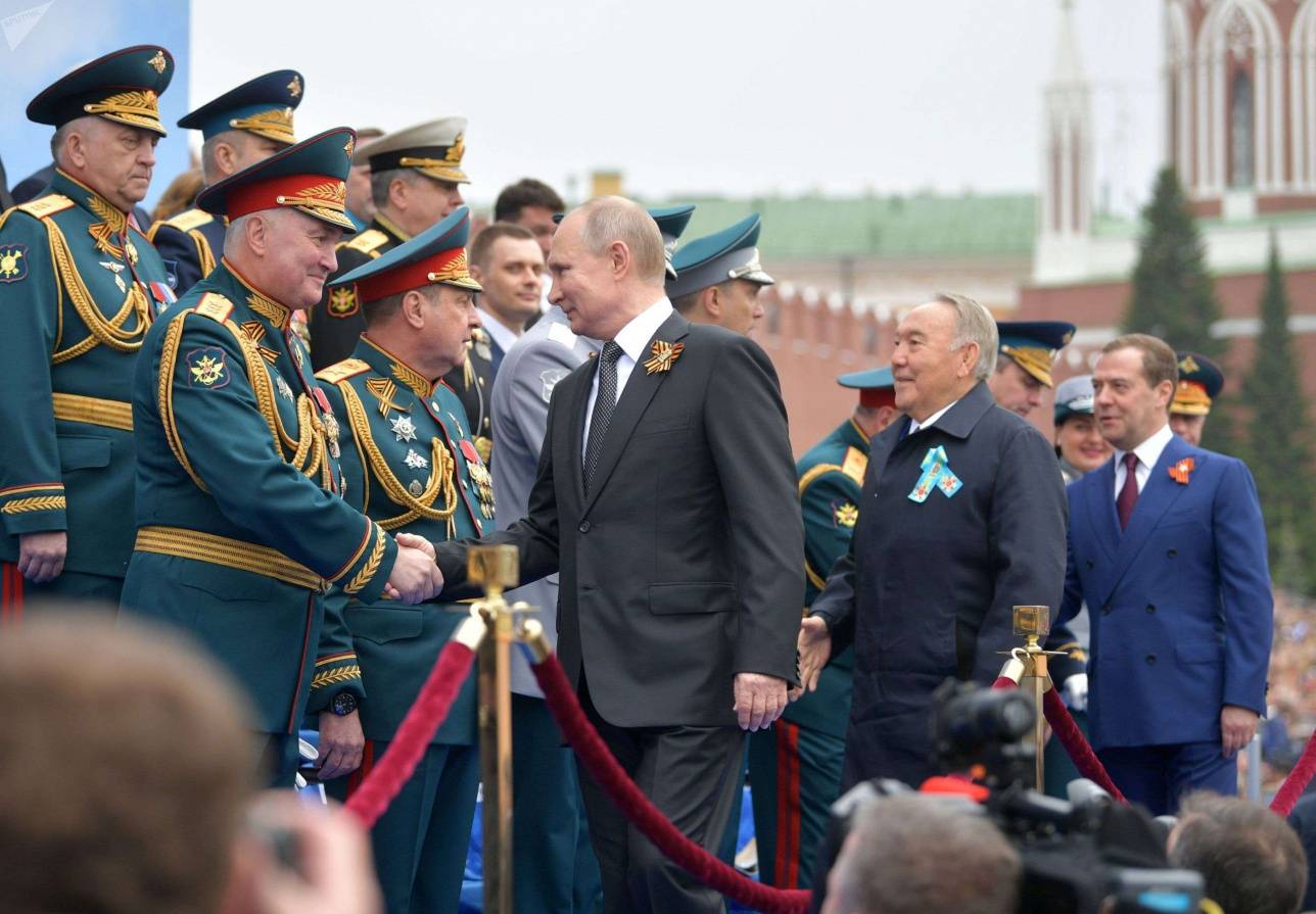 Путин, Назарбаев и Медведев на Красной площади