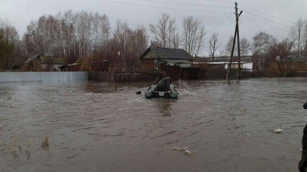 В Глубоковском районе из берегов вышли две речки