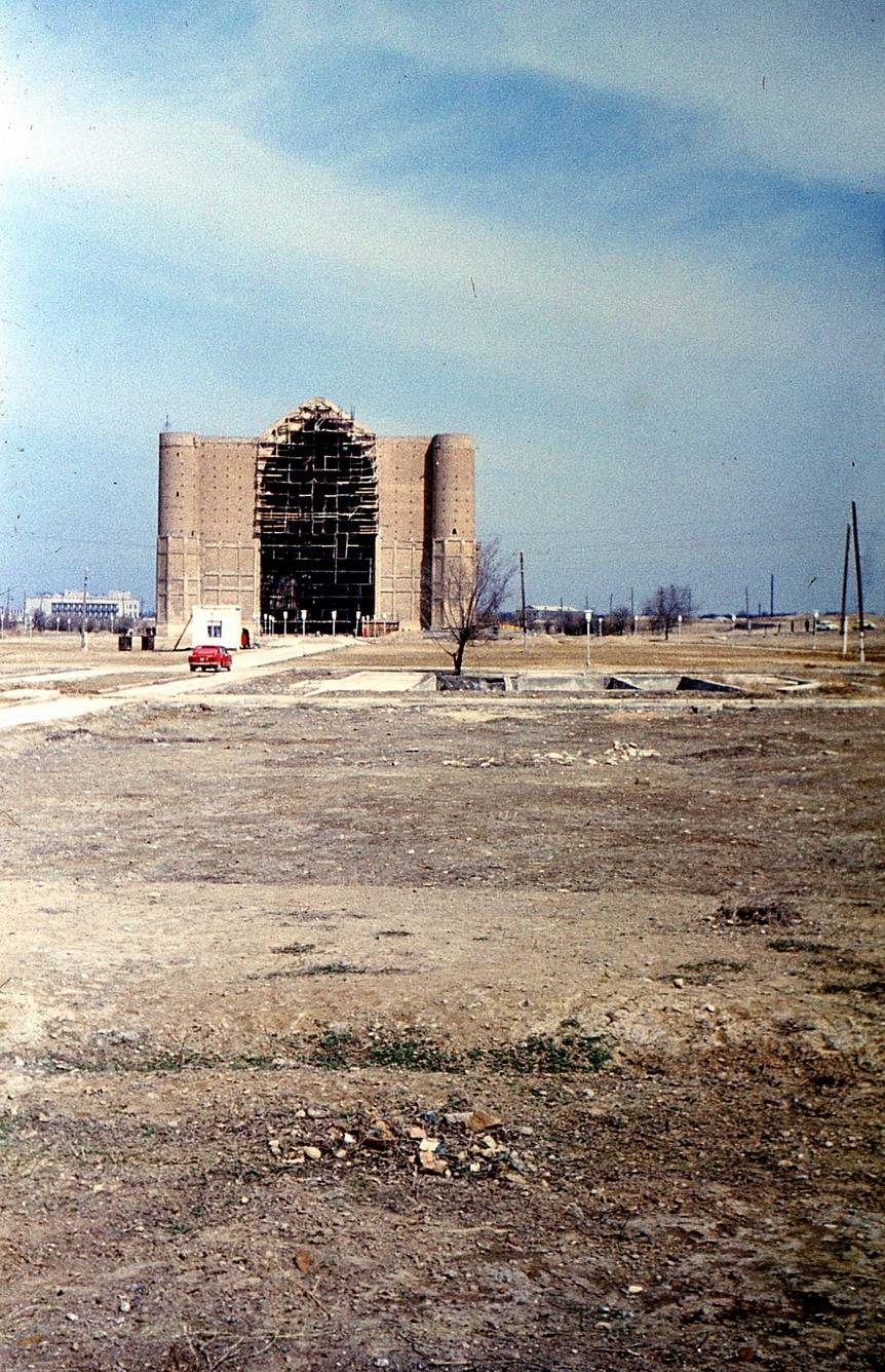 Мавзолей Ходжа-Ахмета Яссауи в 1970-е годы