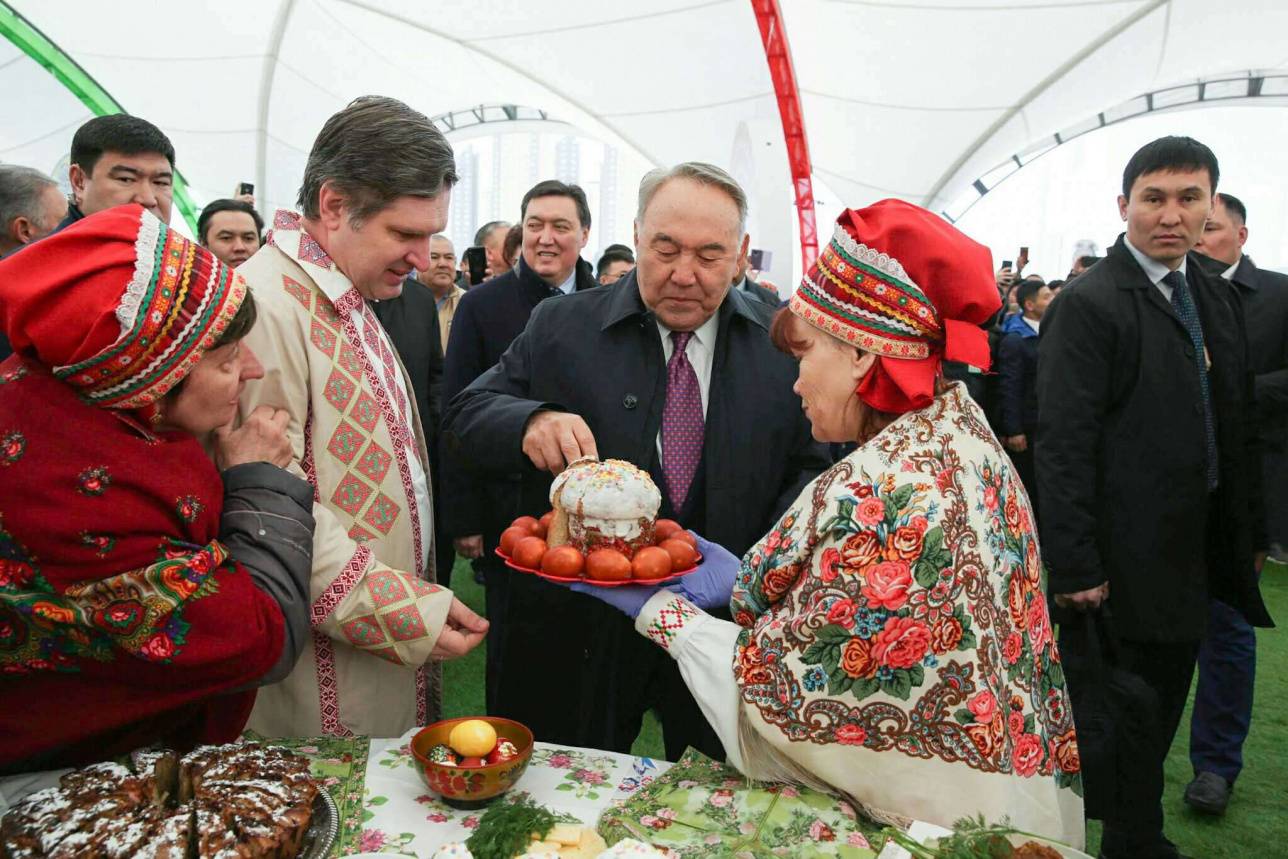 Назарбаев на праздновании 1 мая в Нур-Султане