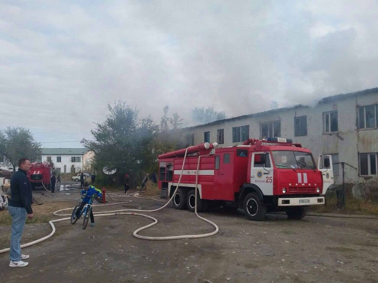 Эвакуировано 32 человека, пожар начался рано утром